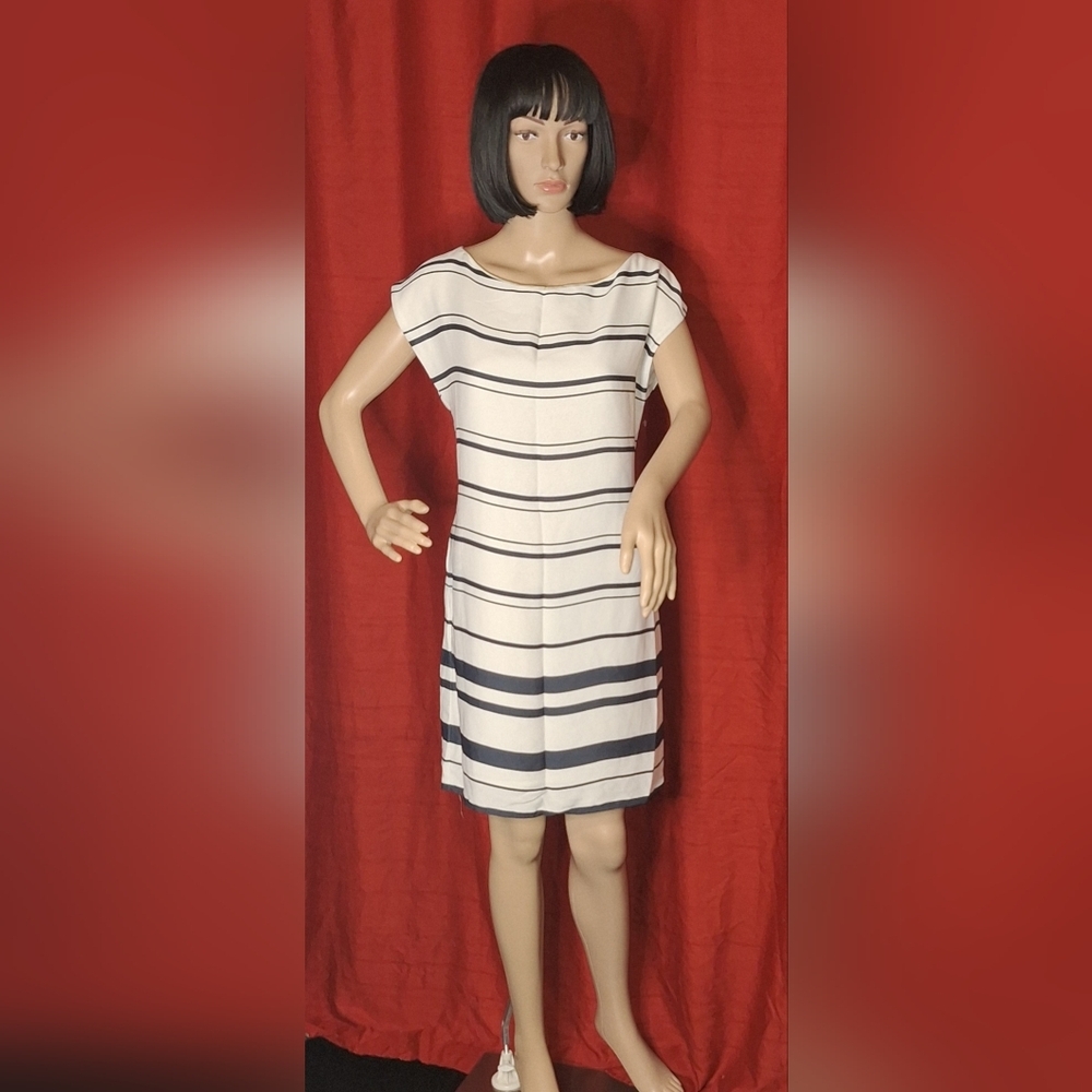 Zara Basic / Size : medium/ white sleeveless dress with black horizontal Stripes